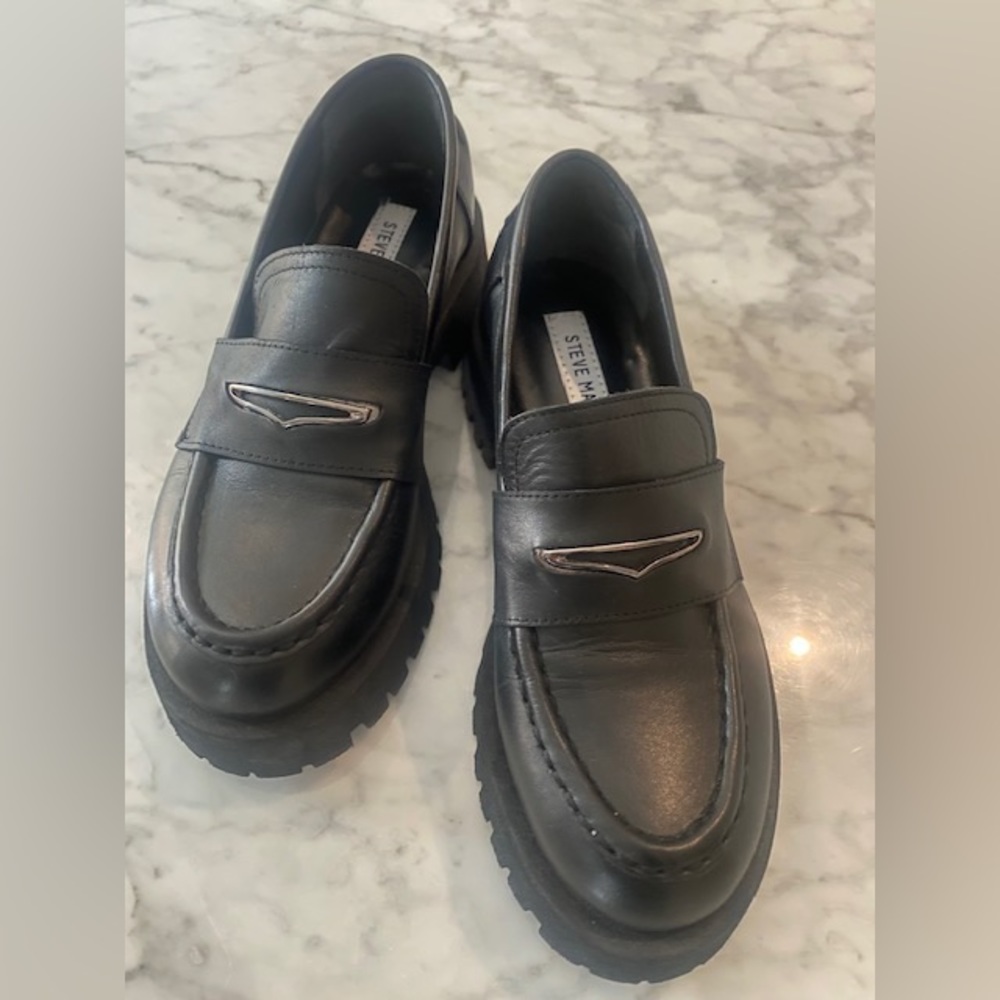 Steve Madden Black Loafer Sz 6